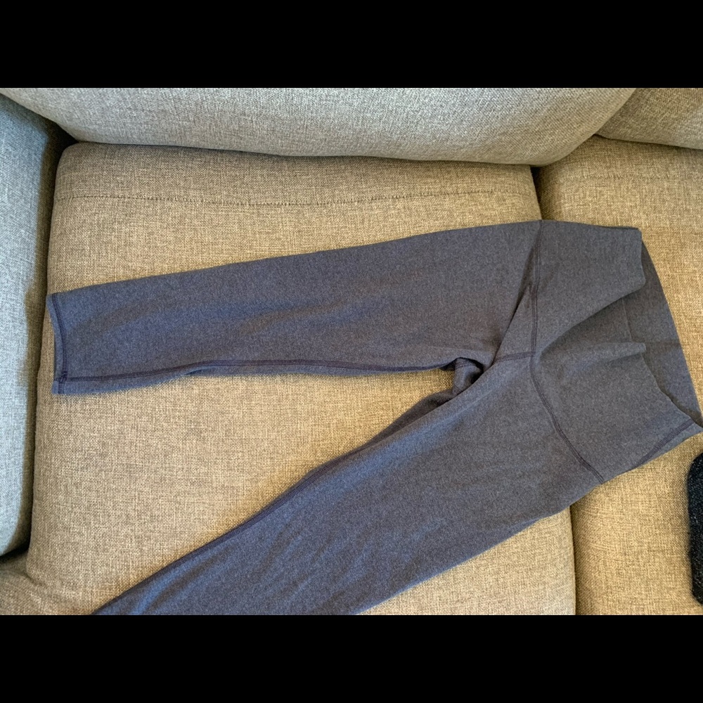 Lululemon blue crops size 8